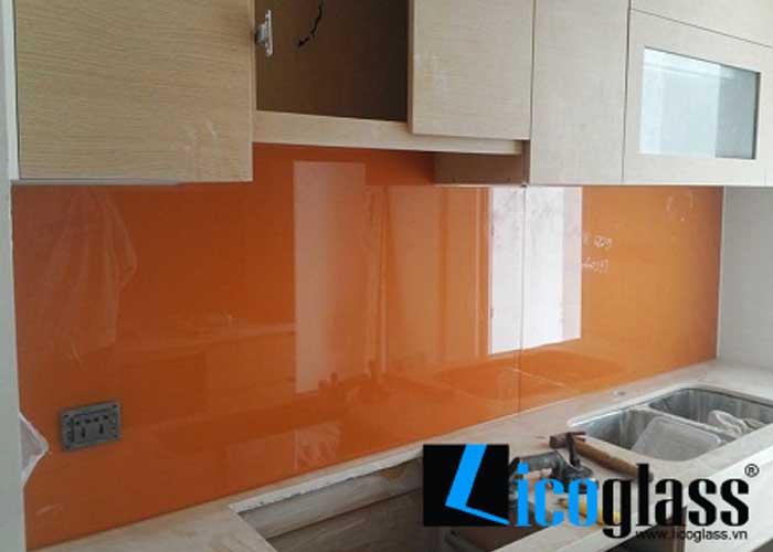 Thi công kính màu ốp bếp tại biệt thự Ciputra Thi công kính màu ốp bếp tại biệt thự Ciputra
